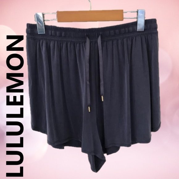 lululemon athletica Pants - NWOT LULULEMON Principal Dancer Short in Moonwalk